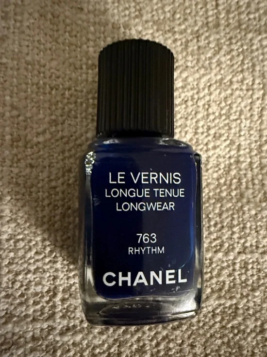 CHANEL Le Vernis Longwear Nail Polish 763 Rhythm - Navy Blue - Picture 1 of 4